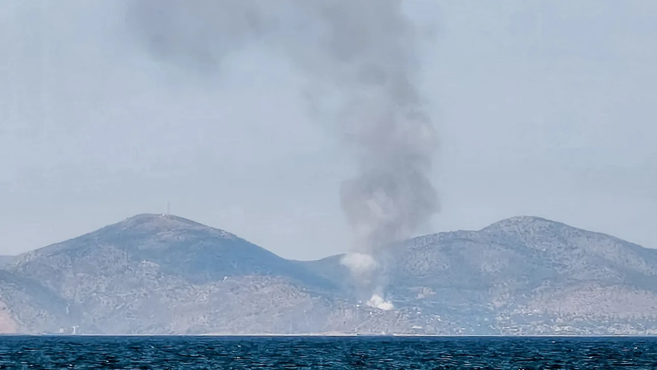Σελίνια Σαλαμίνας: Τέθηκε υπό έλεγχο η φωτιά μετά από μεγάλη επιχείρηση κατάσβεσης